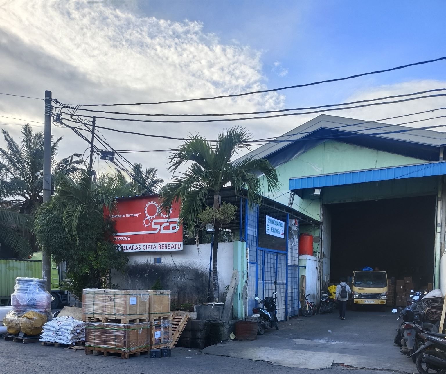 Gudang Surabaya